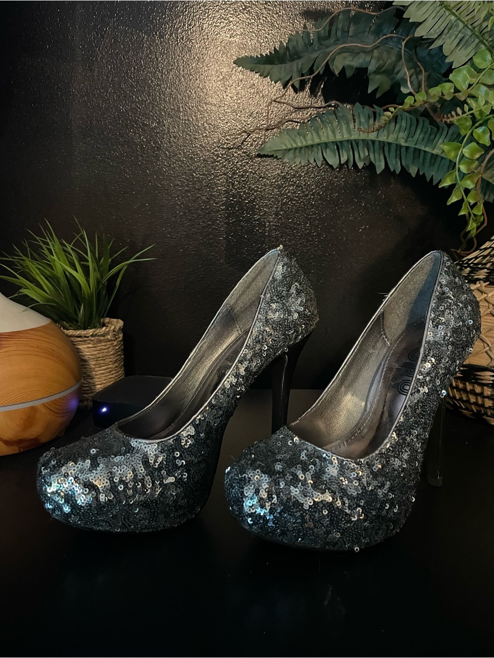 Sequin Platform High Heels in Silver - Picture 2 of 5
